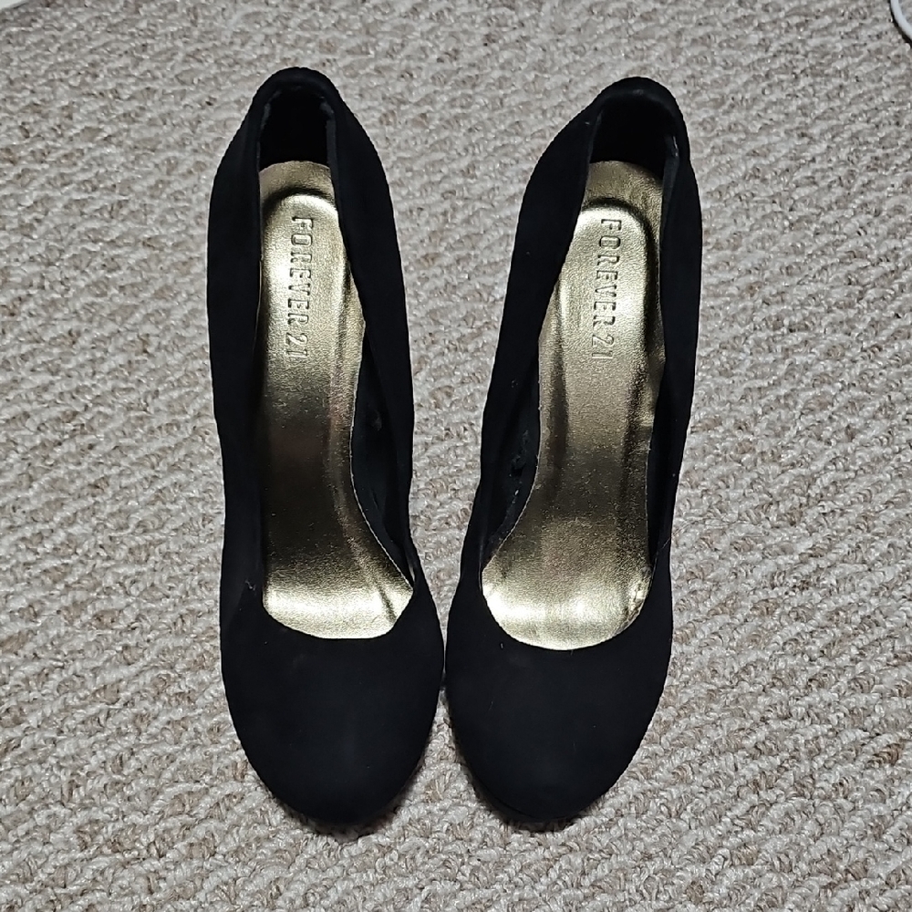 Forever 21 Black Heels with Gold Insole Worn Once
